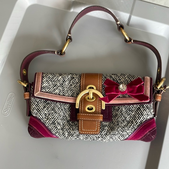 Coach Handbags - RARE Vintage 2005 Coach Bag